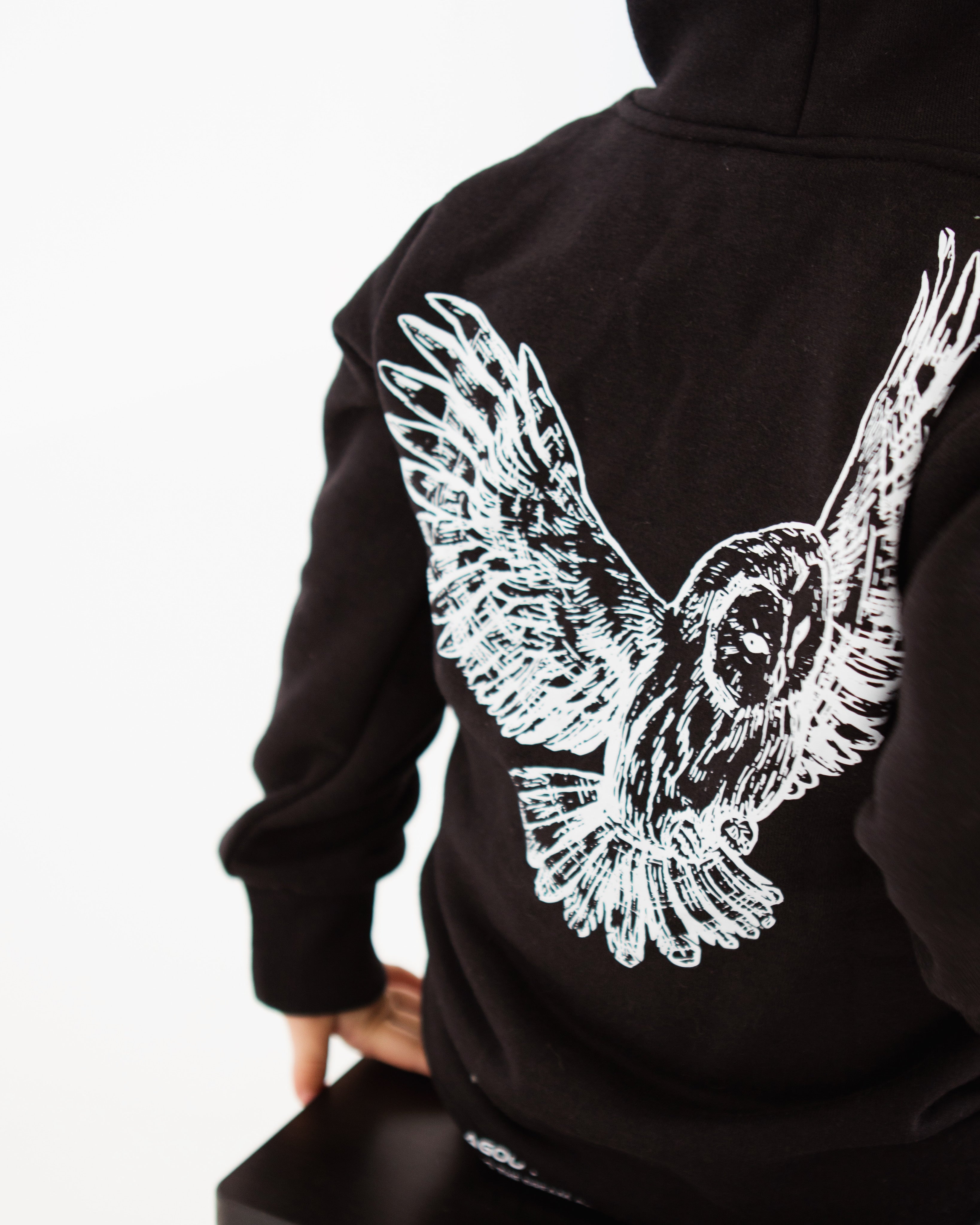 Vuelo De Owl Light Hoodie